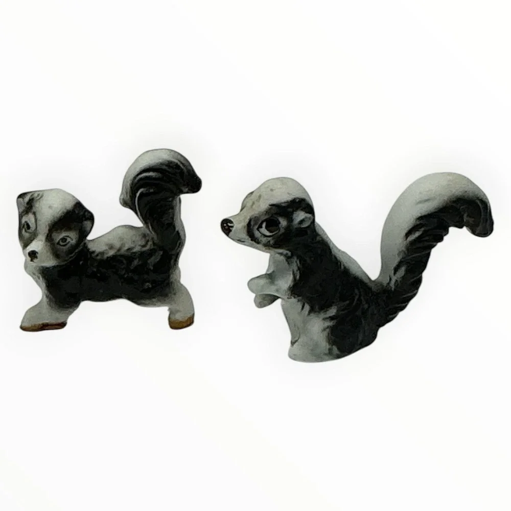 Vintage‎ Skunk Figurines Miniature Textured Family Set Mini Tail Up Matte Finish